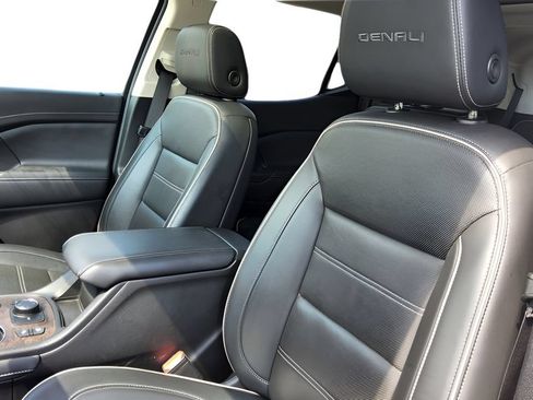 Used 2023 GMC Acadia Denali w/ Denali Ultimate Package AWD/4WD image 26