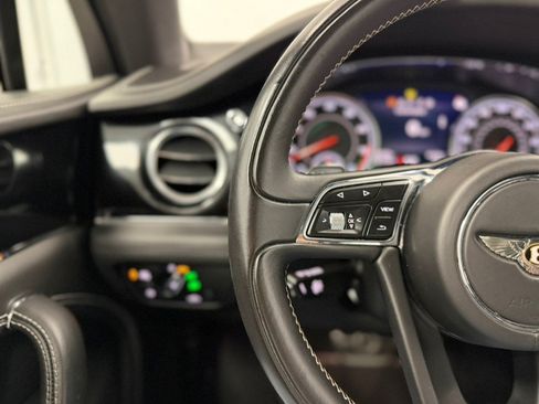 Used 2019 Bentley Bentayga AWD/4WD image 71