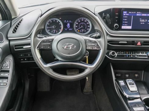 Used 2023 Hyundai Sonata SE FWD image 17
