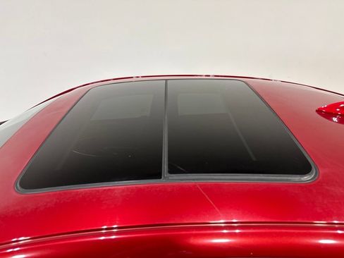 Used 2016 Chevrolet Malibu Premier w/ Driver Confidence Package FWD image 5