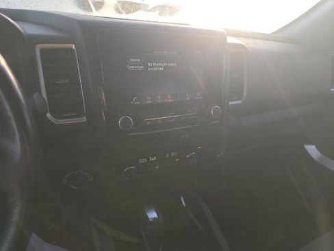 Used 2022 Nissan Frontier SV AWD/4WD image 7