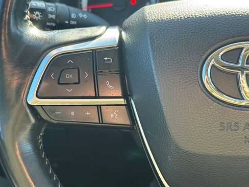 Used 2021 Toyota Highlander LE image 20