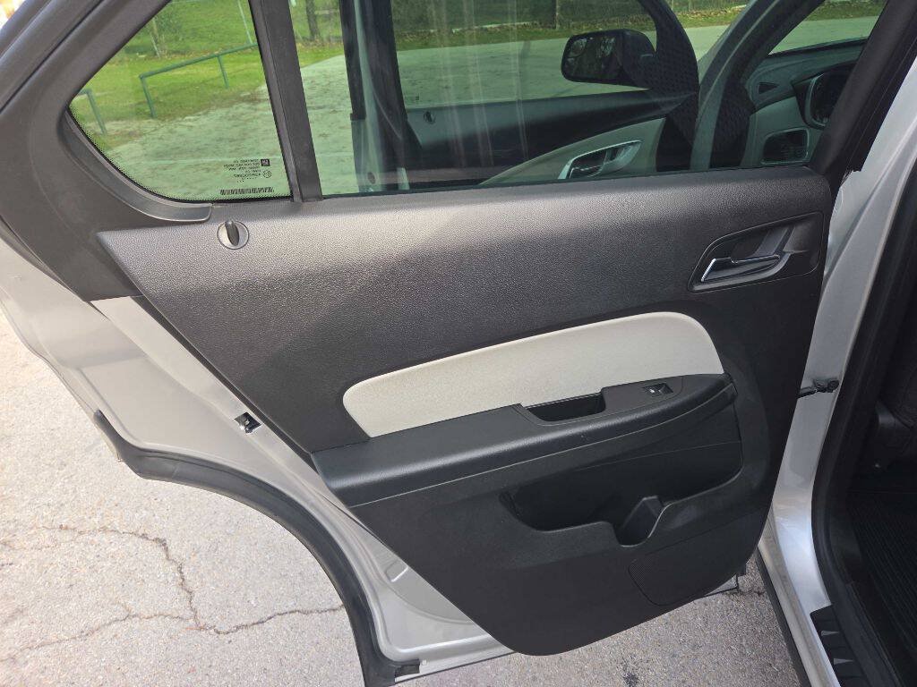 Used 2013 Chevrolet Equinox LS FWD image 18
