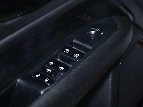 Used 2025 Jeep Compass Trailhawk AWD/4WD image 16