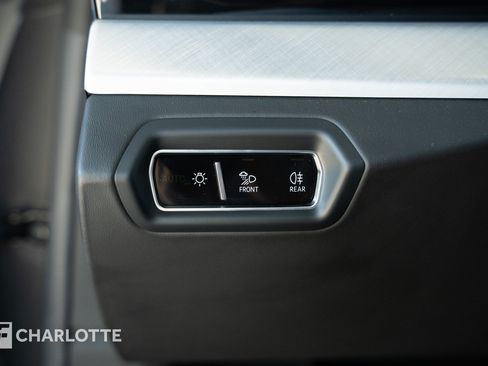 Used 2021 Lamborghini Urus AWD/4WD image 24