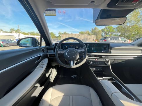 Used 2025 Hyundai Sonata SEL FWD image 34