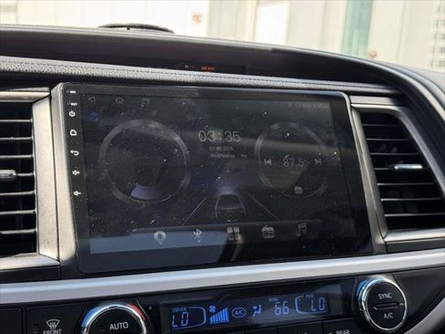 Used 2019 Toyota Highlander SE AWD/4WD image 31