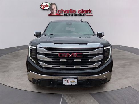 New 2026 GMC Sierra 1500 SLE w/ Preferred Package image 8