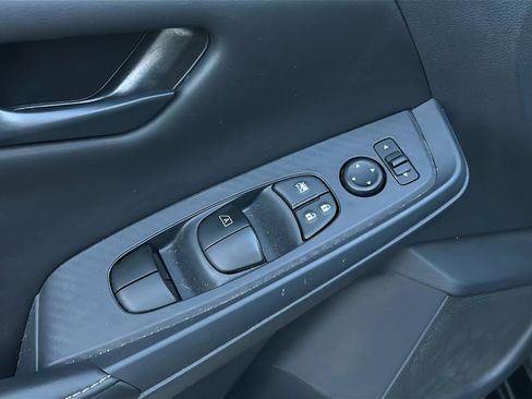 Used 2025 Nissan Sentra S FWD image 9