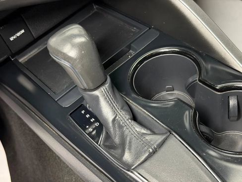 Used 2019 Toyota Camry SE FWD image 20