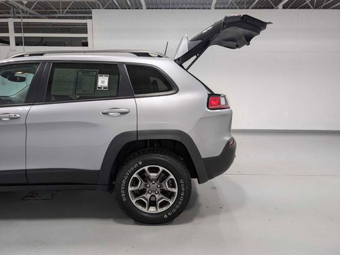 Used 2021 Jeep Cherokee Trailhawk AWD/4WD image 11