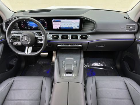 Used 2024 Mercedes-Benz GLS 450 4MATIC image 13