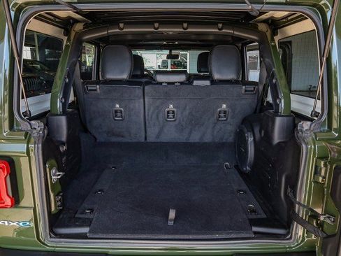 Used 2021 Jeep Wrangler Unlimited Sahara image 29