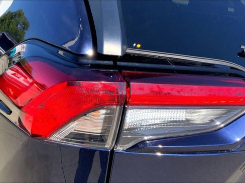 Used 2024 Toyota RAV4 XLE FWD image 29