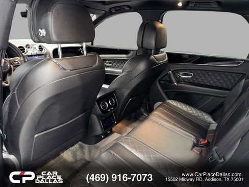 Used 2017 Bentley Bentayga AWD/4WD image 20