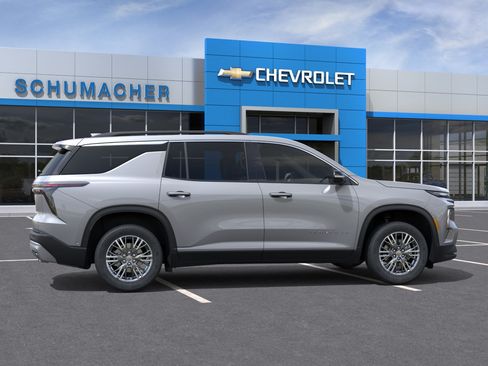 New 2026 Chevrolet Traverse LT w/ LPO, Floor Liner Package AWD/4WD image 5