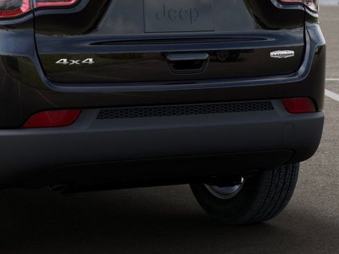 New 2025 Jeep Compass Latitude w/ Sun & Sound Group image 14