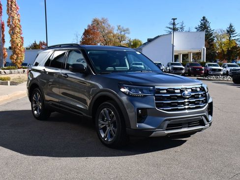 Used 2026 Ford Explorer Active w/ Active Comfort Package AWD/4WD image 9
