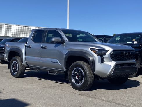 New 2025 Toyota Tacoma TRD Off-Road image 2