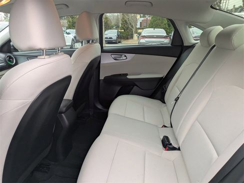 Used 2022 Kia Forte LXS w/ LXS Technology Package image 12