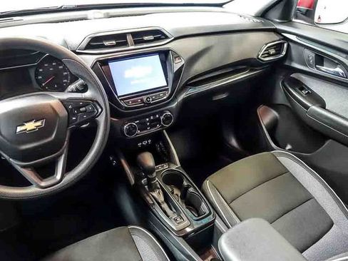Certified 2021 Chevrolet TrailBlazer LT w/ Convenience Package FWD image 17