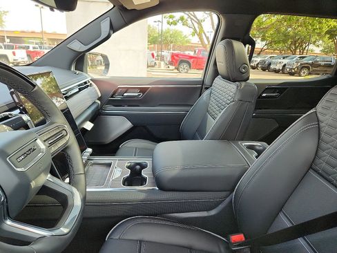 New 2025 GMC Sierra EV Denali image 12