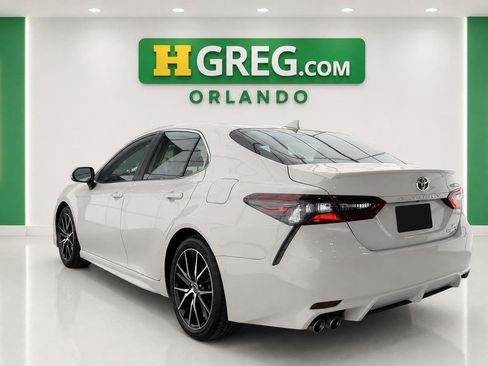 Used 2024 Toyota Camry SE w/ Audio Upgrade Package FWD image 2