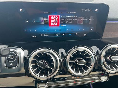 Used 2022 Mercedes-Benz GLB 250 4MATIC image 22