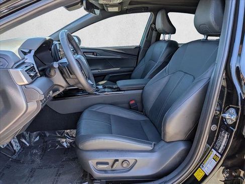 Used 2025 Toyota Camry XSE FWD image 17