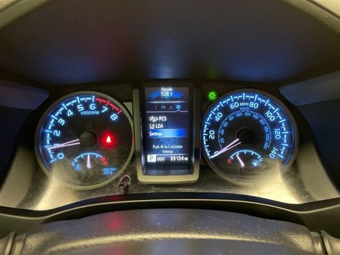 Used 2022 Toyota Tacoma TRD Sport w/ Technology Package AWD/4WD image 12
