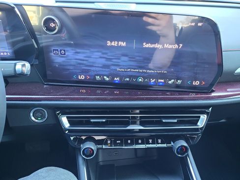 New 2026 Chevrolet Traverse RS image 18