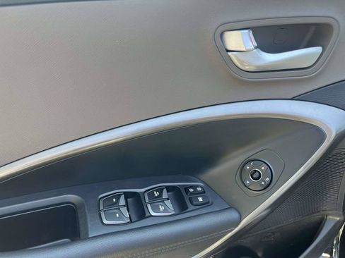 Used 2017 Hyundai Santa Fe Sport FWD image 17