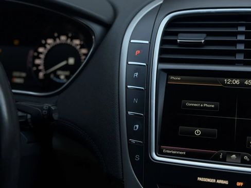 Used 2016 Lincoln MKX Reserve image 28