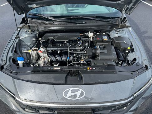 Used 2024 Hyundai Elantra SEL image 10