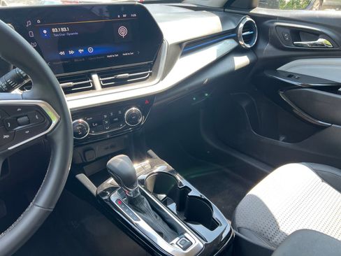 Used 2024 Chevrolet Trax LT w/ Driver Confidence Package image 20