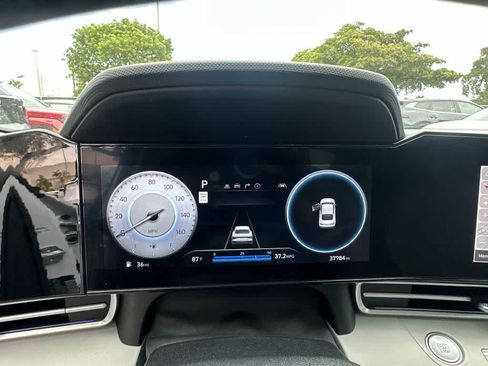 Used 2024 Hyundai Elantra Limited FWD image 23