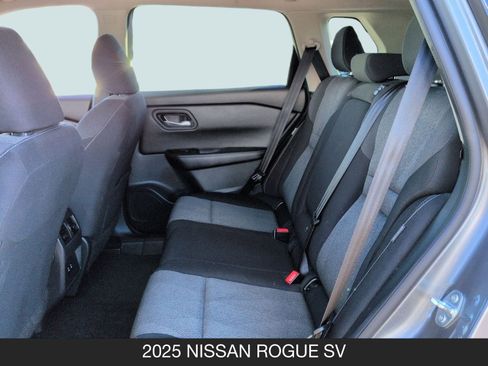 Used 2025 Nissan Rogue SV image 16