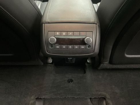 Used 2016 GMC Acadia SLT FWD image 27