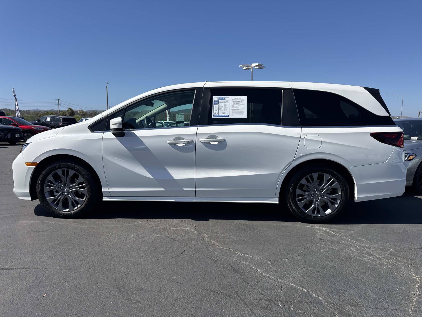 Used 2026 Honda Odyssey Touring image 2
