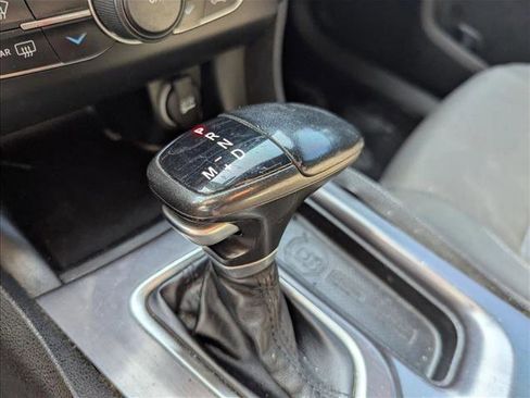 Used 2018 Dodge Charger SXT image 14