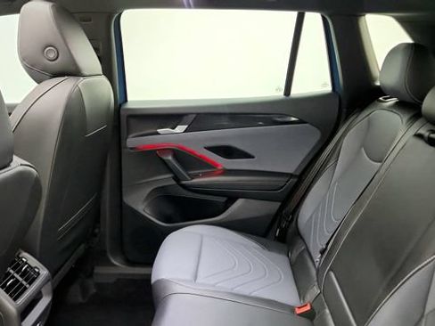 Used 2025 Volkswagen Tiguan SE R-Line FWD image 48