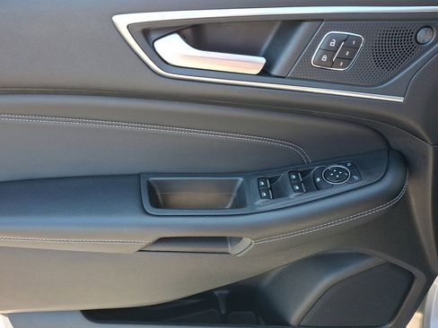 Used 2024 Ford Edge Titanium AWD/4WD image 23