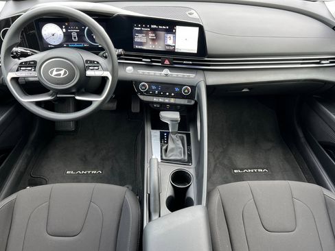 Used 2024 Hyundai Elantra SEL image 14