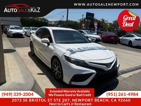 Used 2021 Toyota Camry SE FWD image 1