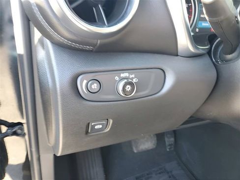Used 2022 Chevrolet Blazer LT FWD image 14