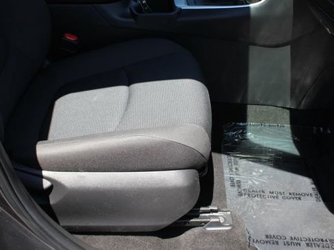 Used 2024 Toyota RAV4 LE AWD/4WD image 32