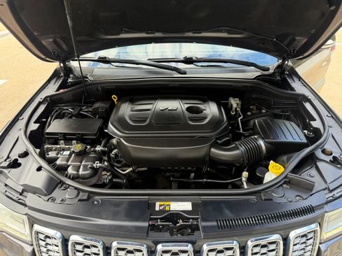 Used 2017 Jeep Grand Cherokee Summit AWD/4WD image 30