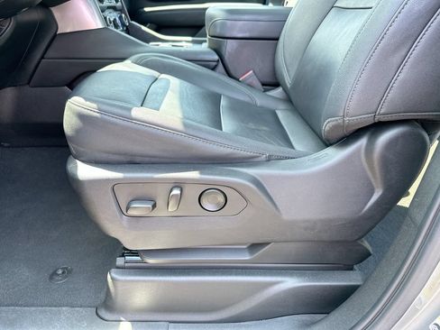 Used 2023 Chevrolet Tahoe Z71 w/ Luxury Package AWD/4WD image 9