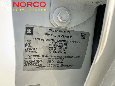 Used 2020 Chevrolet Silverado 2500 LT w/ Convenience Package image 29