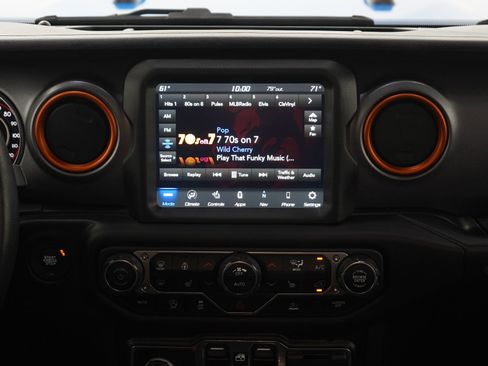 Used 2020 Jeep Gladiator Mojave AWD/4WD image 14
